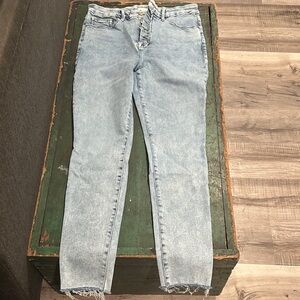 Good American Light Wash Skinny Jeans